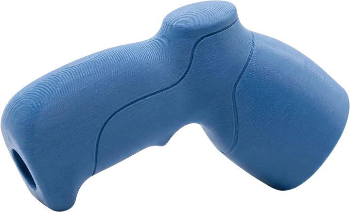 Ürün tasarımının erken aşama form ve ergonomi testleri için FDM teknolojisiyle üretilmiş, mavi PLA filament el aleti prototipi.