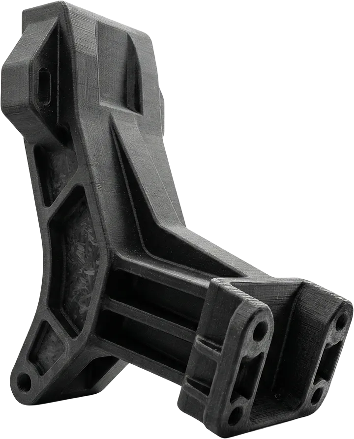 Metal parçaların yerini alan, FDM Karbon Fiber teknolojisiyle üretilmiş yüksek mukavemetli siyah taktik montaj braketi.